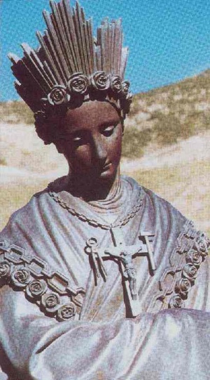 La Salette-Marie-habit-r.jpg